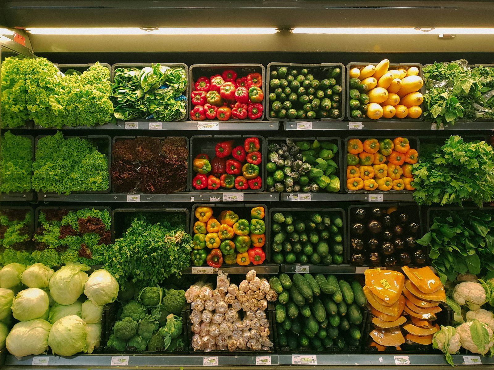 10 Days Grocery atmosphere